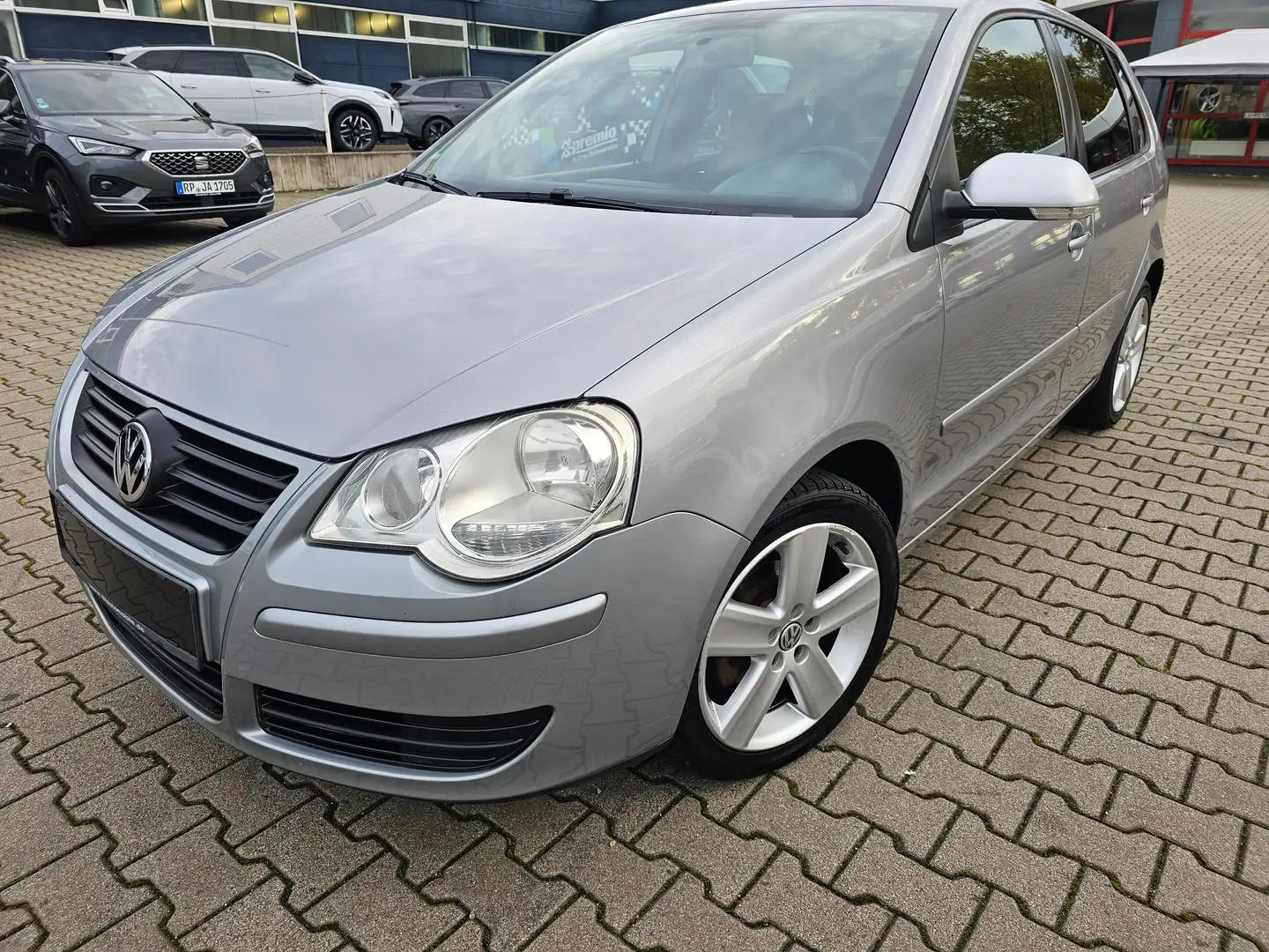 Volkswagen Polo Polo IV  5-Türer 1.2 Black/Silver Edition,2-H Gris - 1