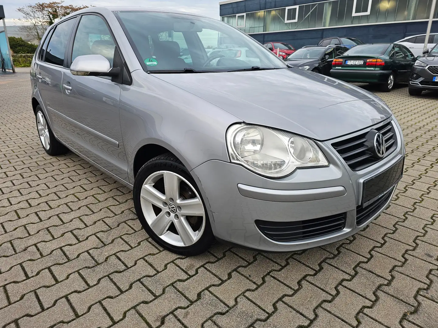 Volkswagen Polo Polo IV  5-Türer 1.2 Black/Silver Edition,2-H Gris - 2