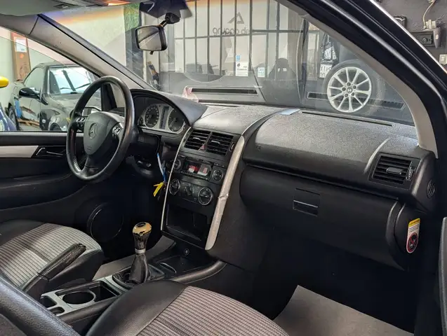 Mercedes-Benz A-Class view 9