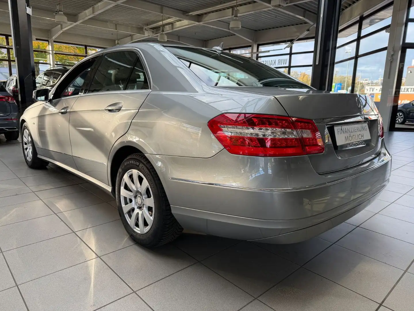 Mercedes-Benz E 250 CDI Lim. Avantgarde Autom. Navi SHZ SD Argento - 2