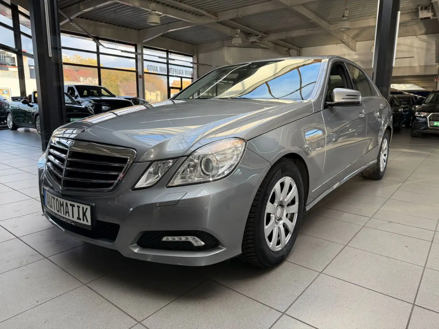 Mercedes-Benz E 250 CDI Lim. Avantgarde Autom. Navi SHZ SD Argento - 1