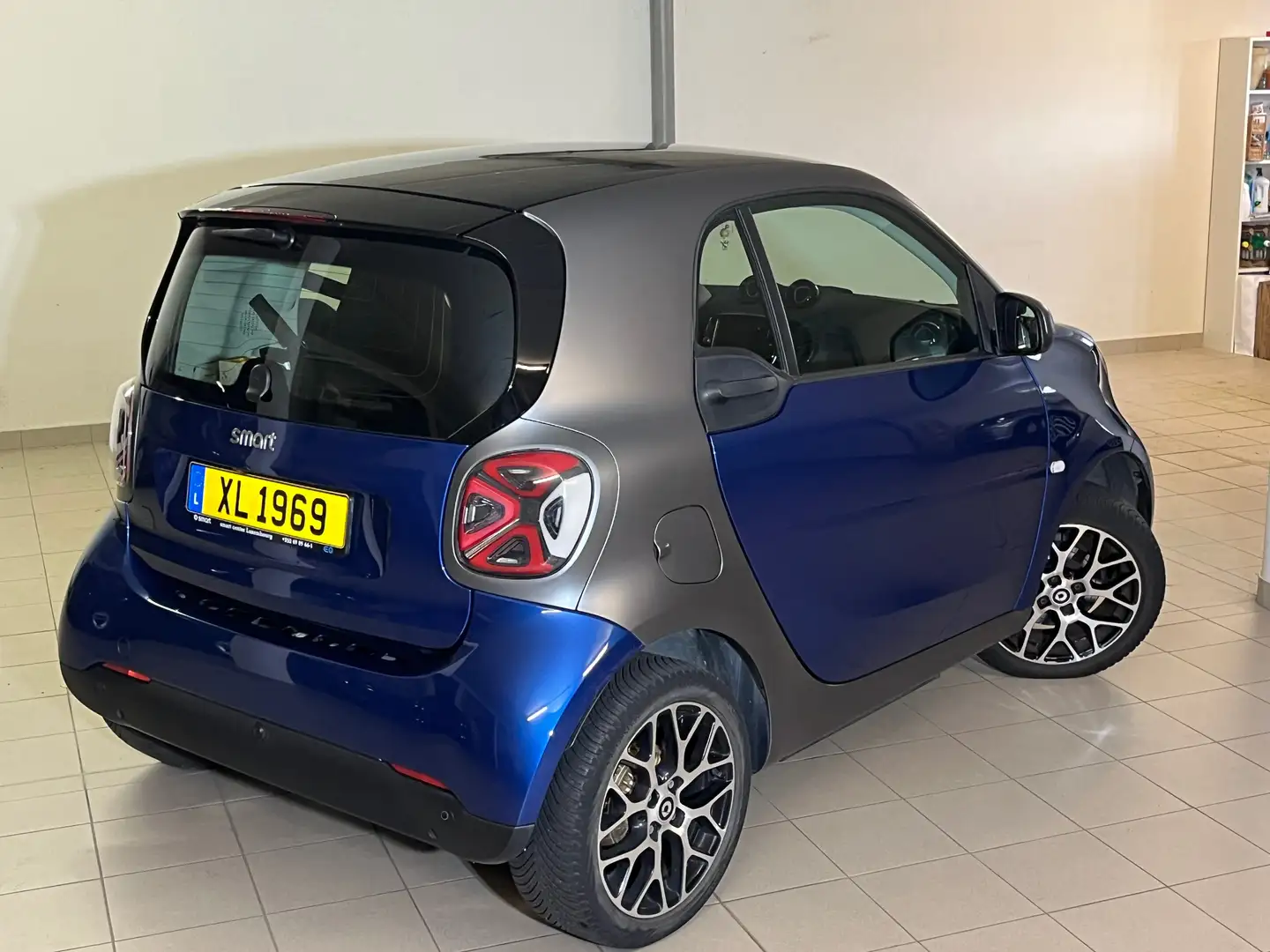 smart forTwo smart fortwo coupe EQ Bleu - 2