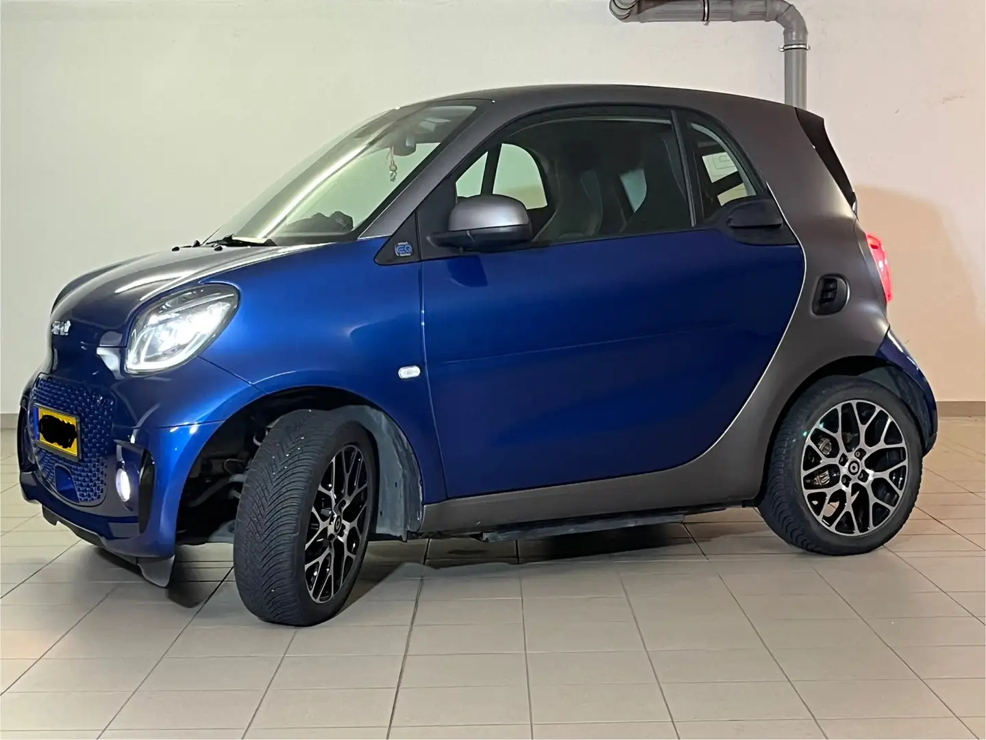 smart forTwo smart fortwo coupe EQ Bleu - 1