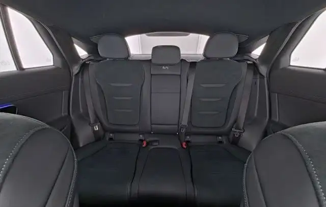 Mercedes-Benz GLC Class view 9