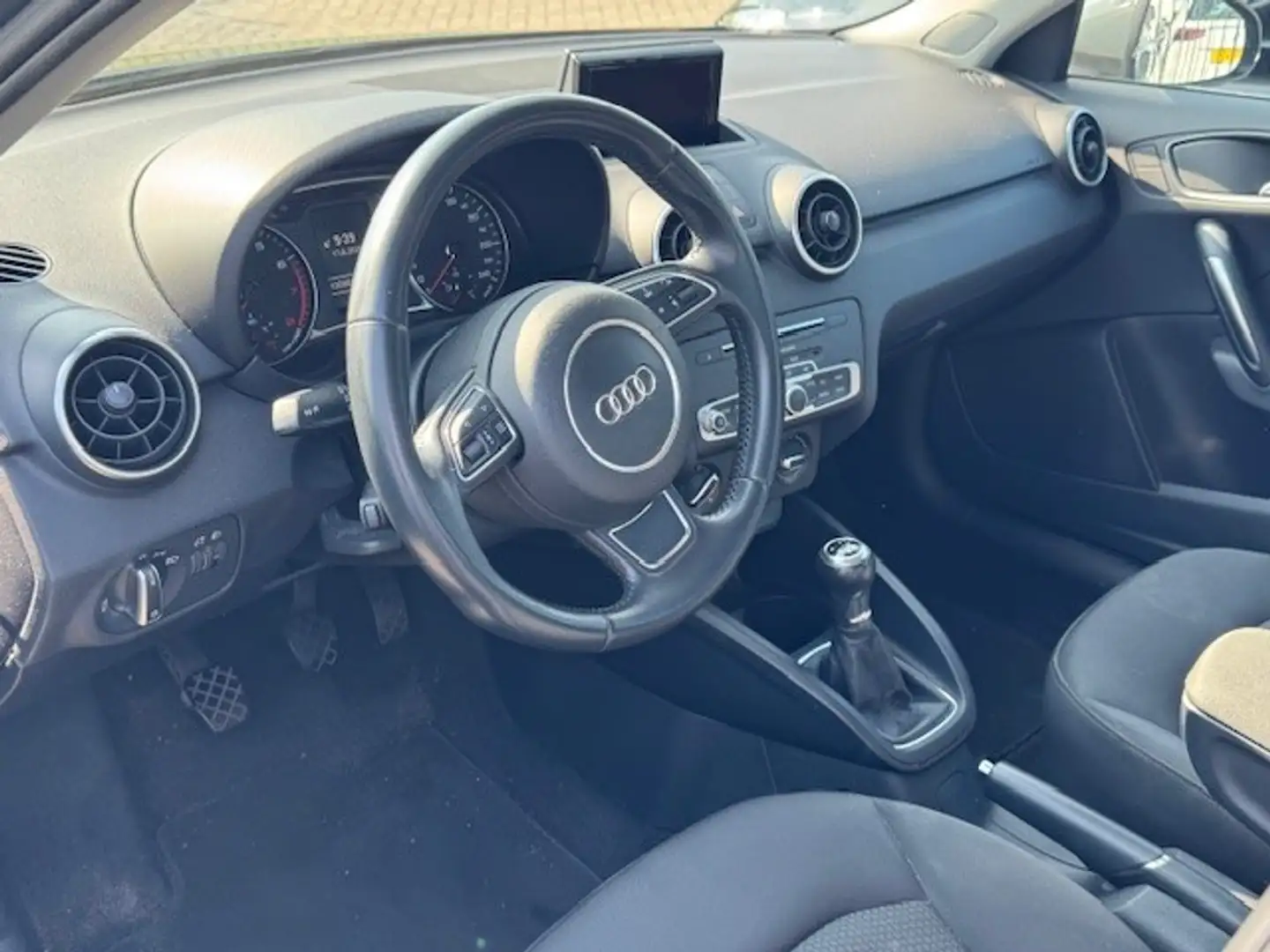 Audi A1 Sportback 1.0 TFSI Pro Line 96pk | Airco | Cruise Gris - 2