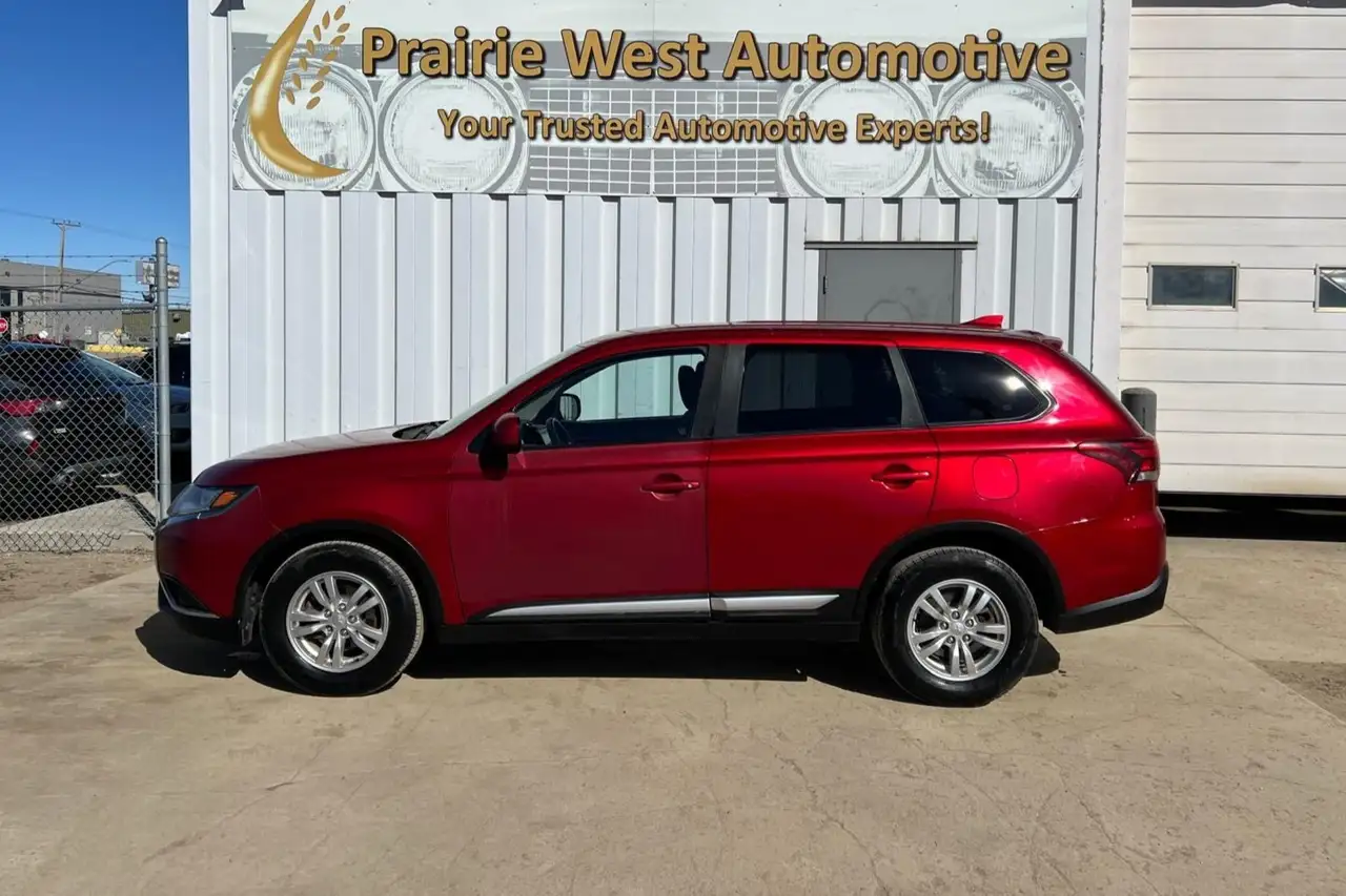 Mitsubishi Outlander photo Mitsubishi Outlander