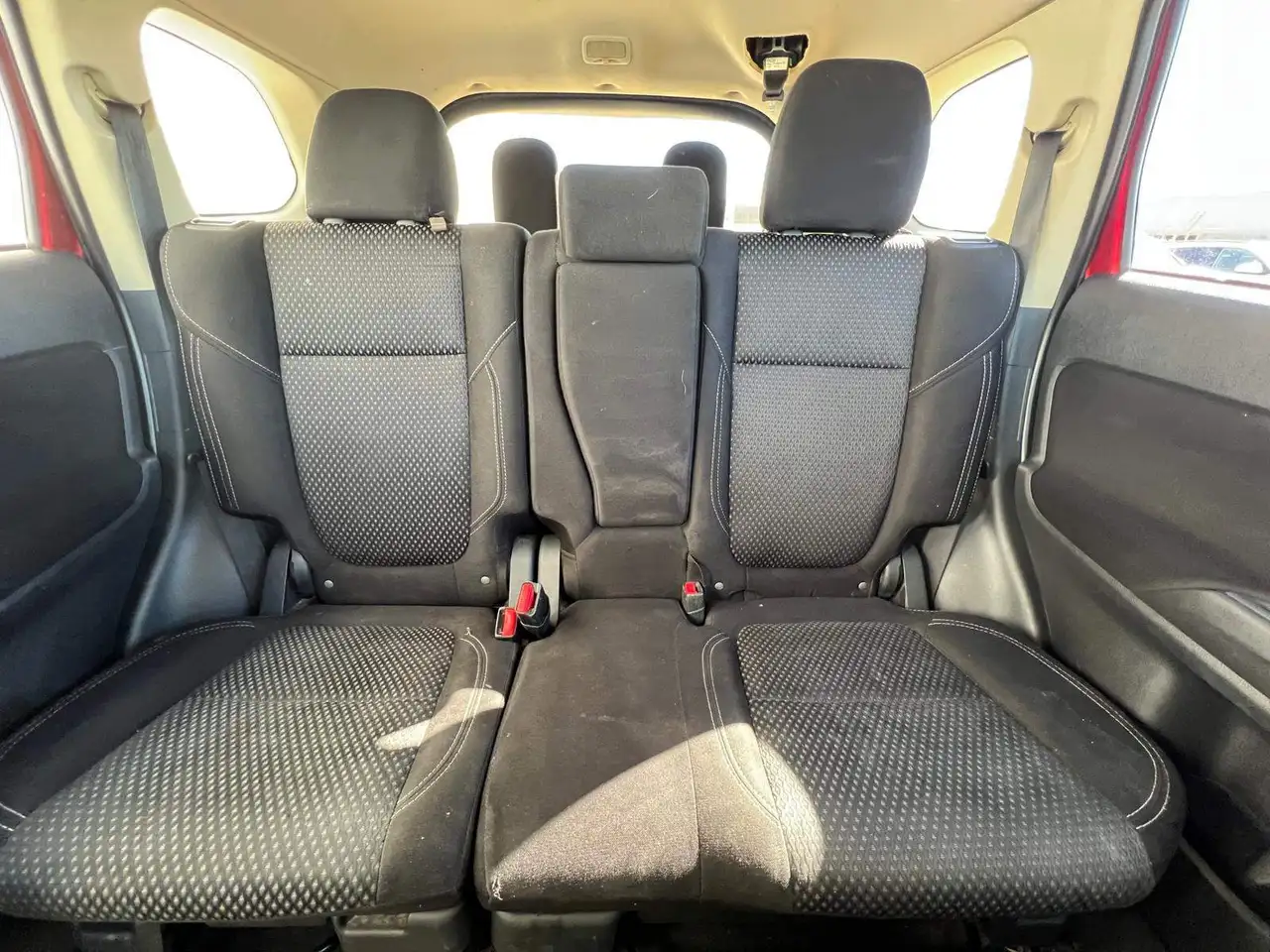Mitsubishi Outlander photo Mitsubishi Outlander
