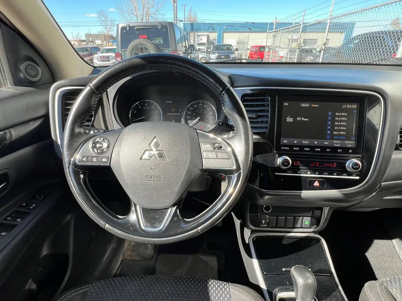 Mitsubishi Outlander photo Mitsubishi Outlander
