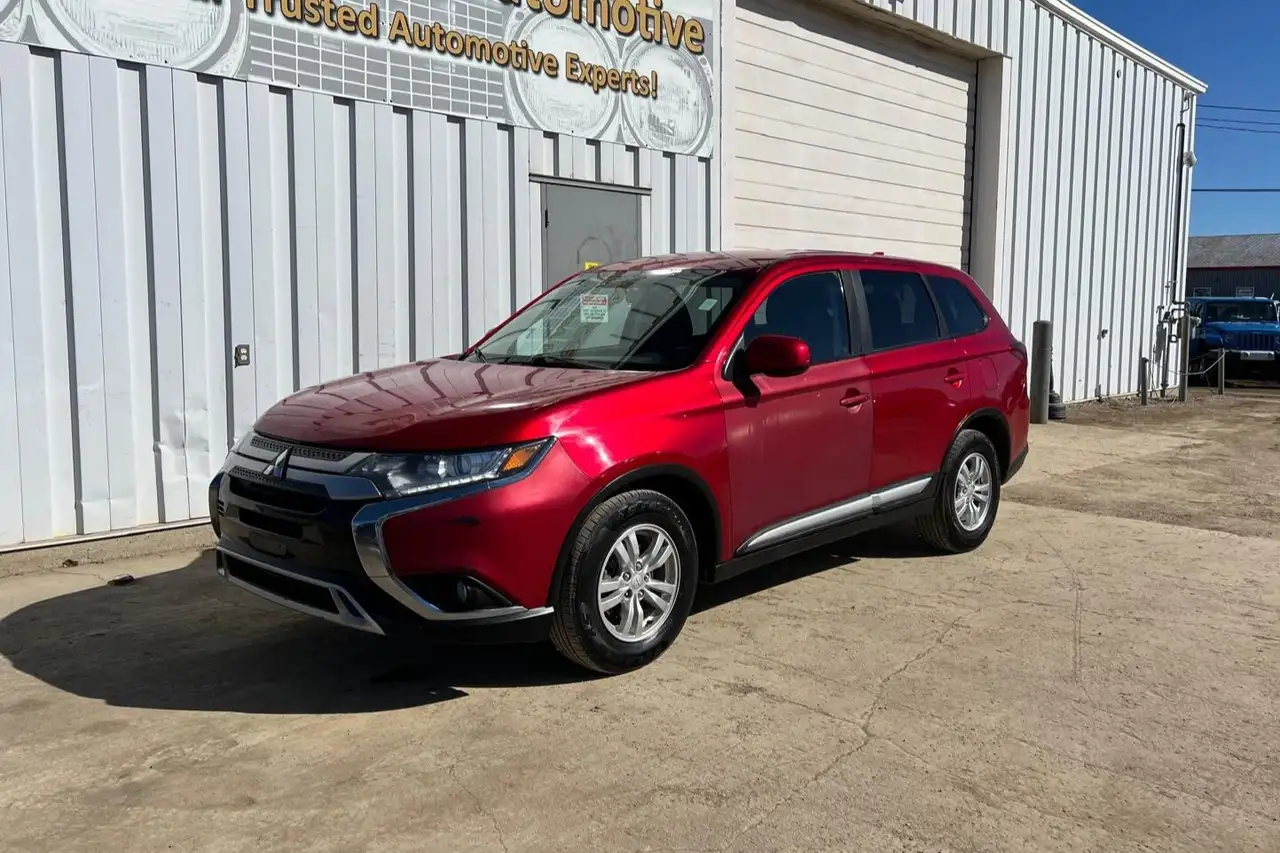 Mitsubishi Outlander photo Mitsubishi Outlander