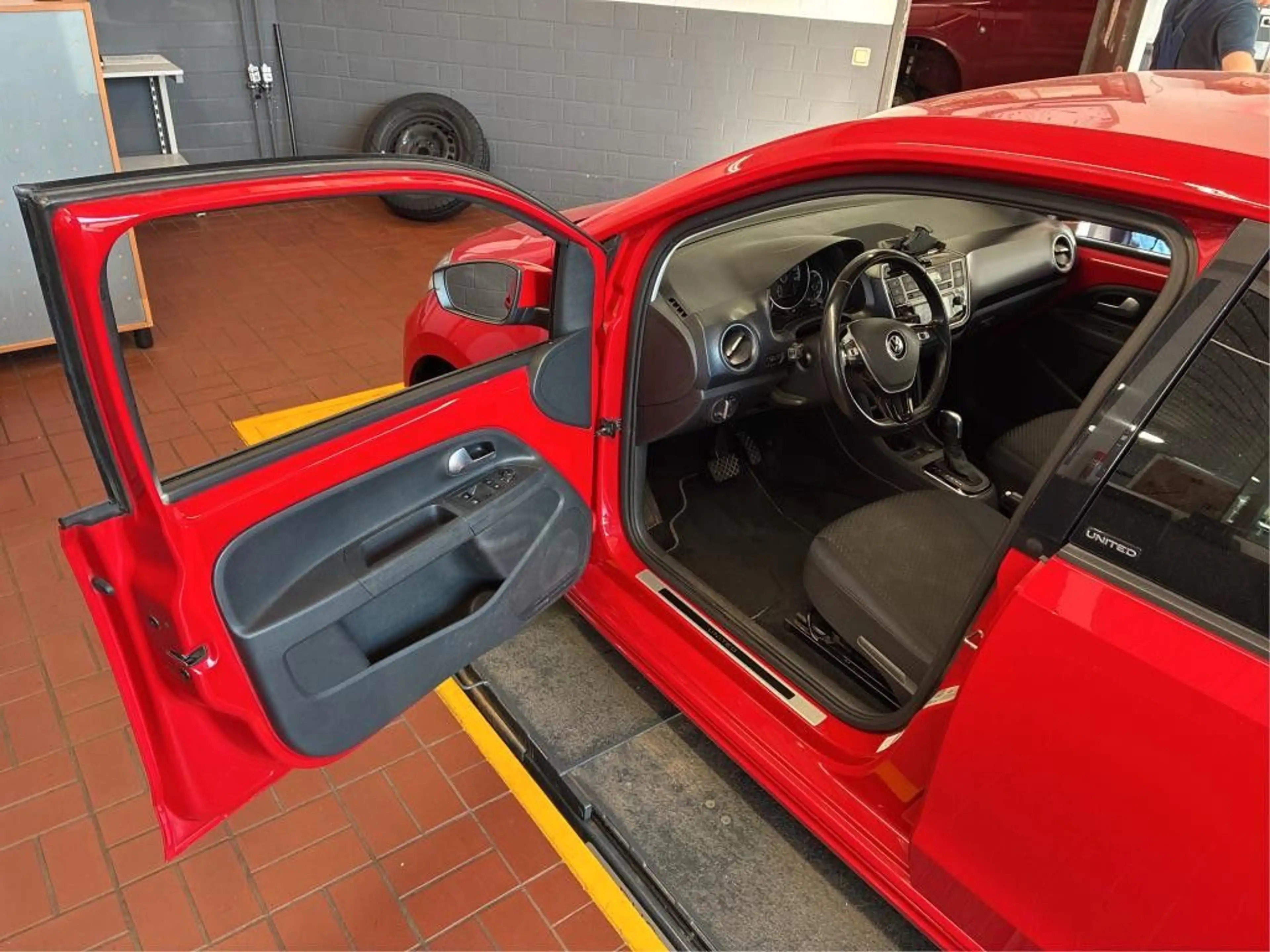 Volkswagen e-up! United SHZ Kamera Alu15 CCS — photo 5