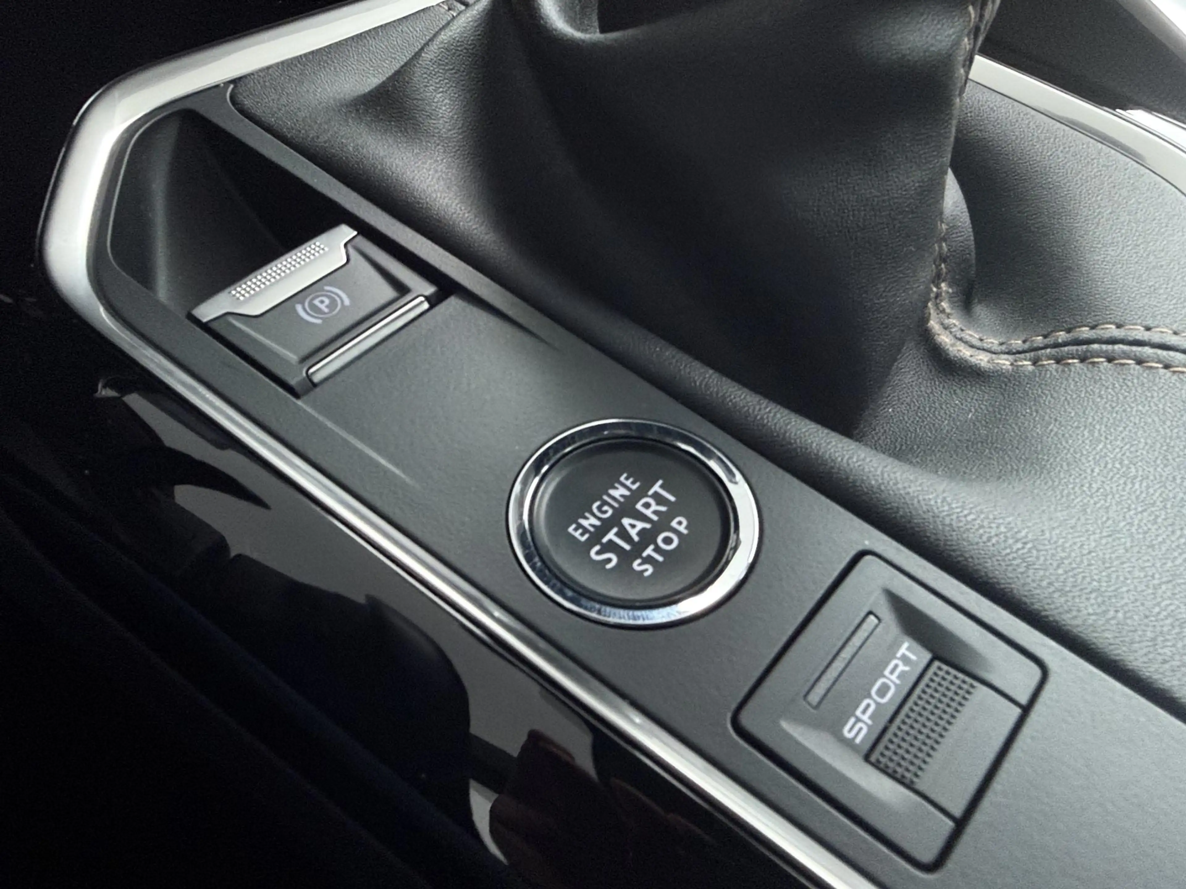 Peugeot 3008 1.2 PureTech GT Line Two Tone | Panoramadak | Foca — photo 37