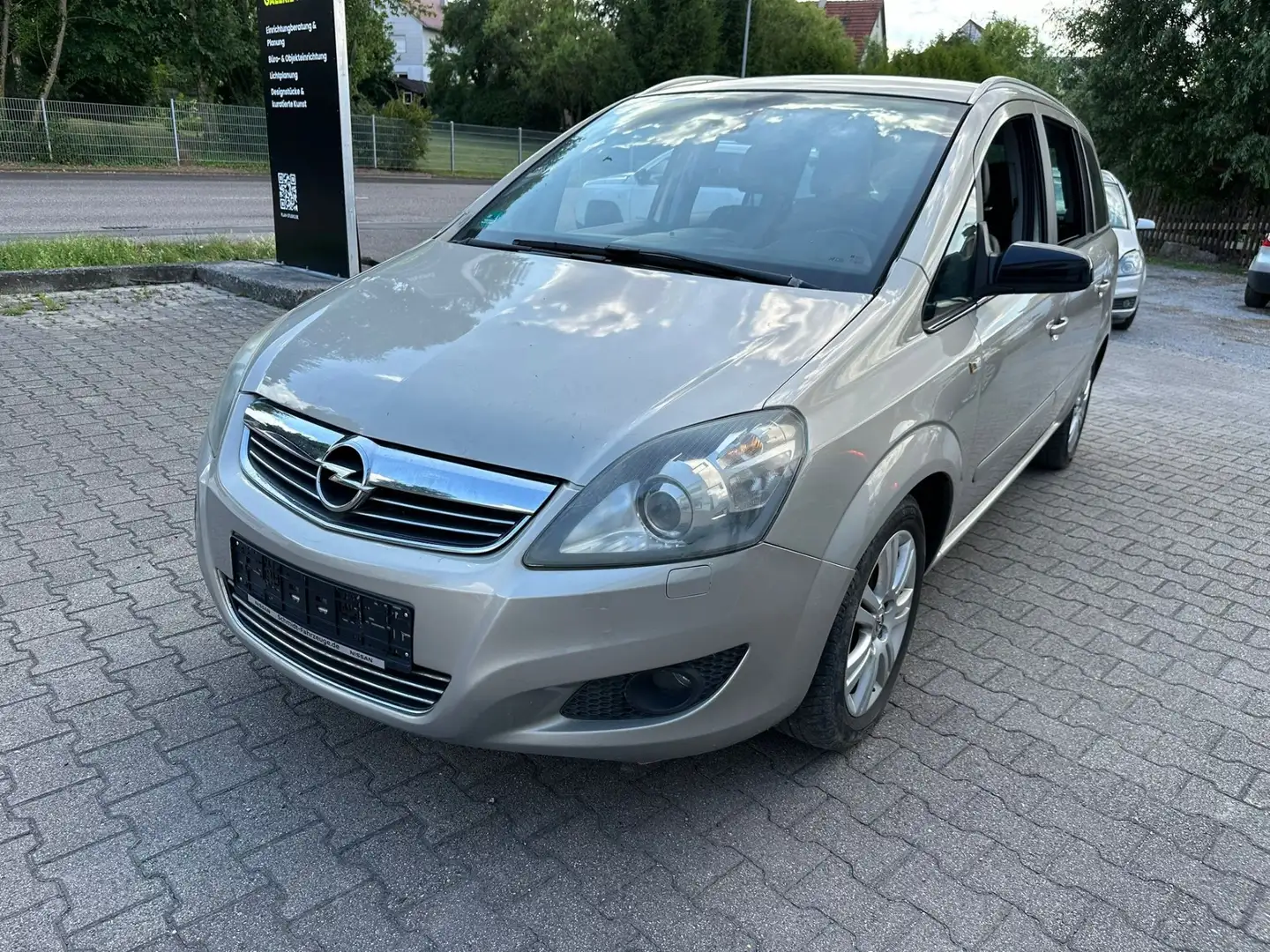 Opel Zafira Tourer Opel Zafira Tourer - 1