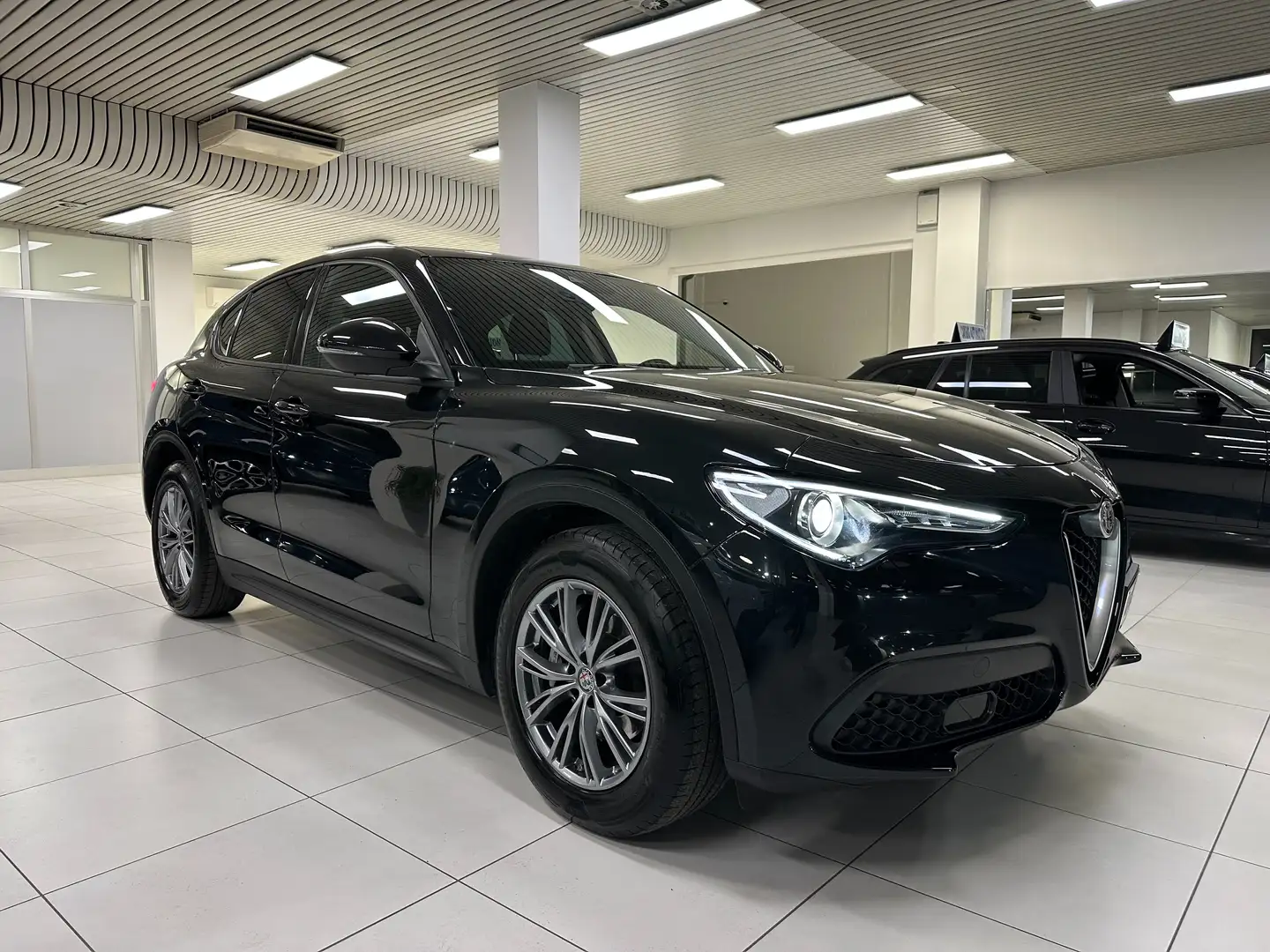 Alfa Romeo Stelvio 190 CV AT8 Q4 MY'20 BUSINESS SPORT ANDROID-APPLE Nero - 1