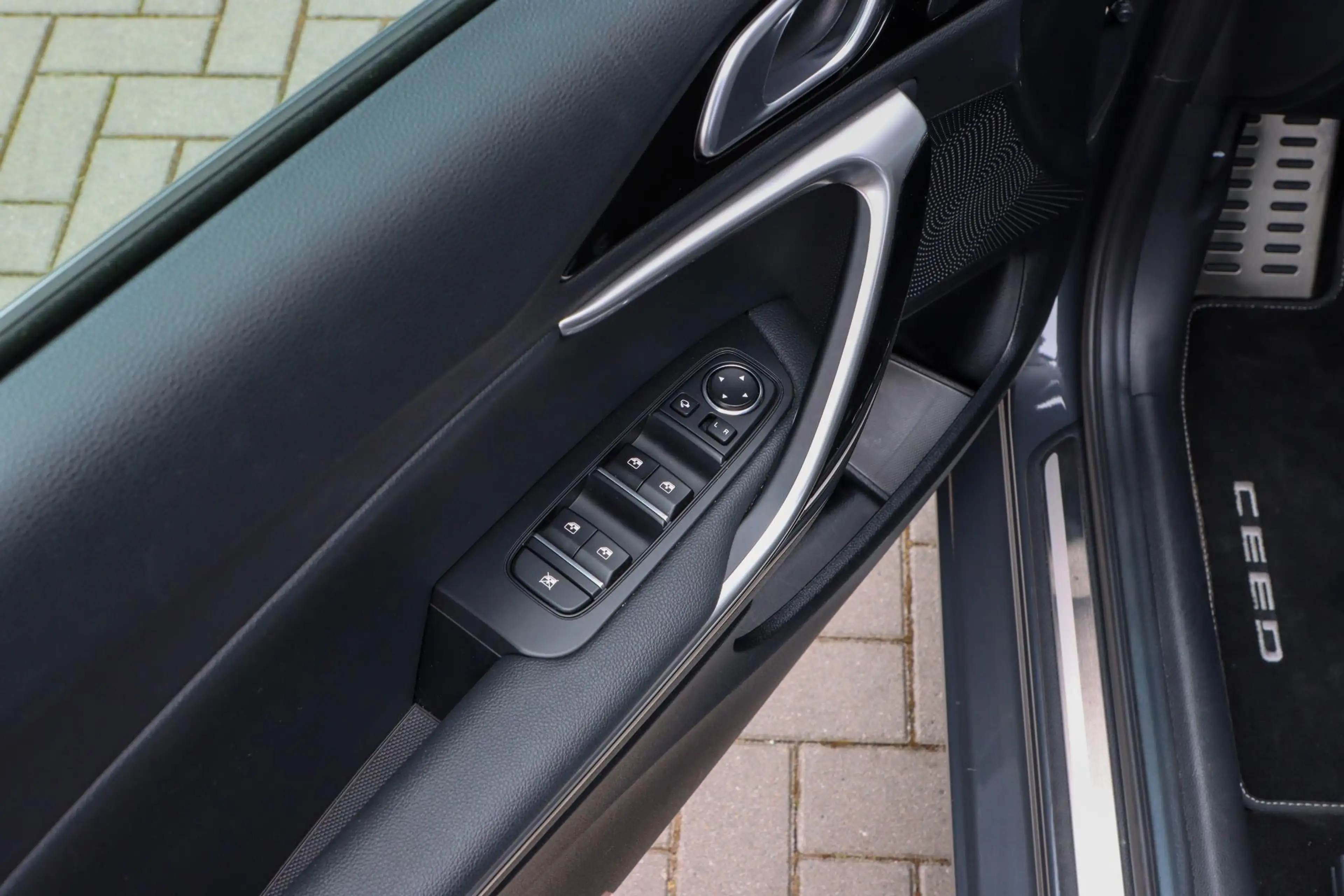 Kia Ceed SW / cee'd SW Sportswagon 1.6 GDI PHEV ExecutiveLine | Leer | Ad — photo 23