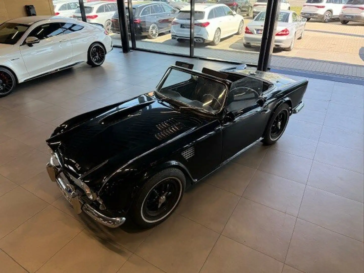 Triumph TR4 TR4 WEBER-VERGASER+FÄCHER KRÜMMER+OVERDRIVE+TOP Negro - 2