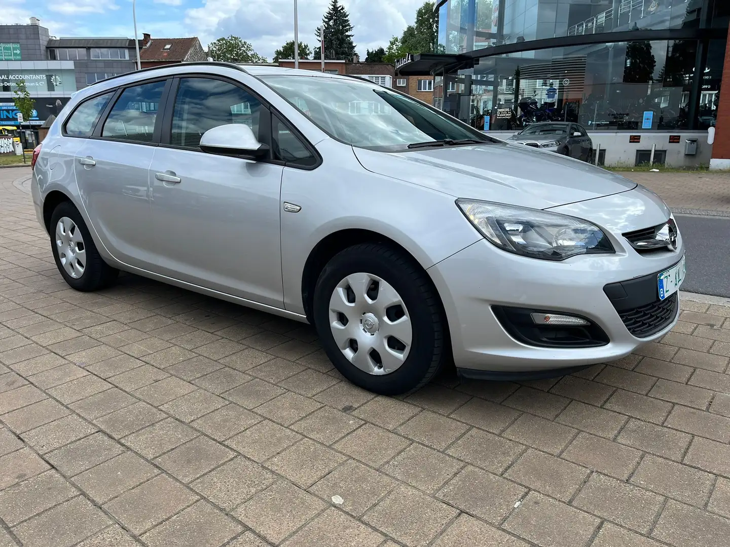 Opel Astra Sports Tourer 1.6 CDTi ECOTEC D Dynamic Start/Stop Gris - 1