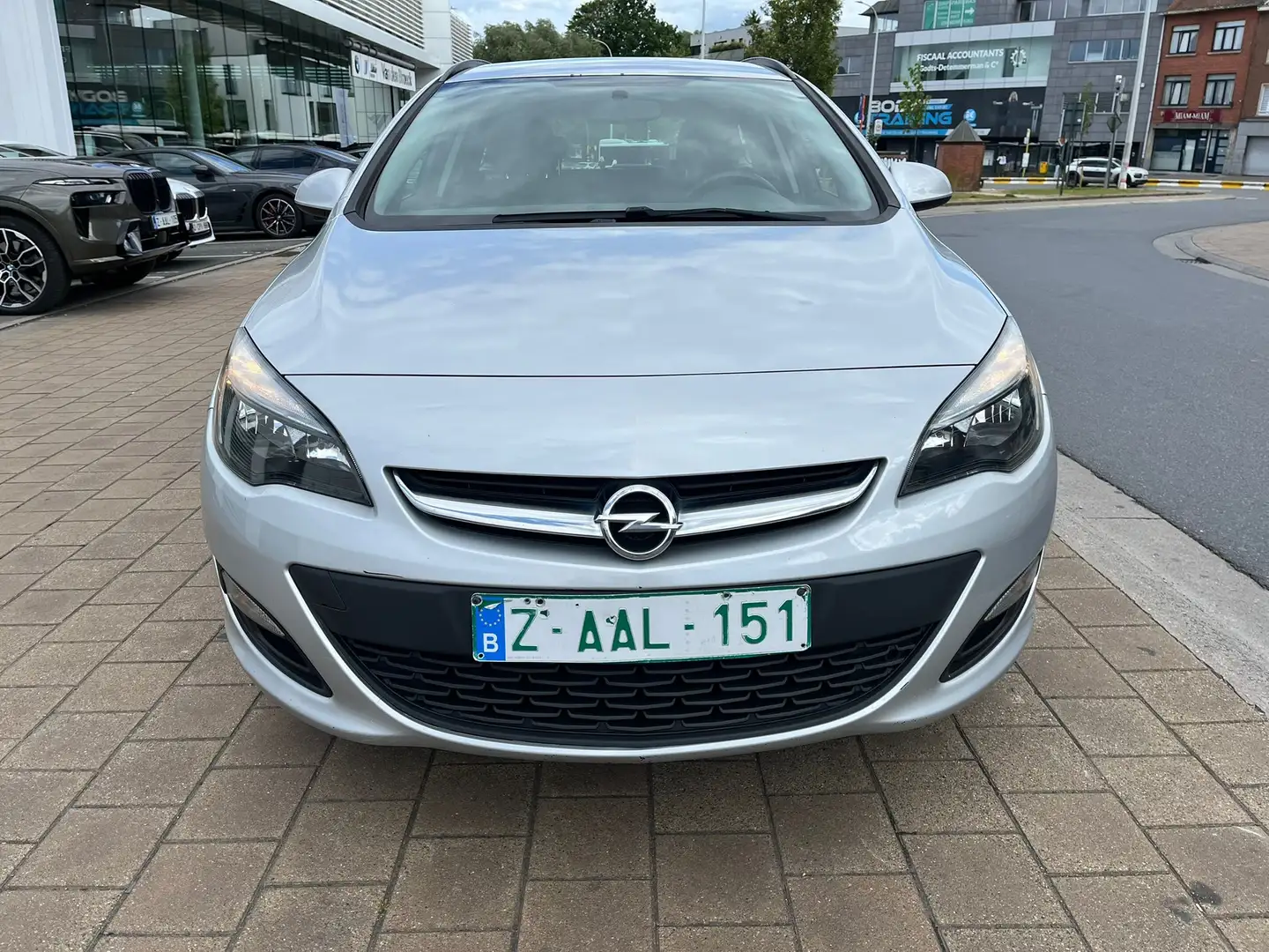 Opel Astra Sports Tourer 1.6 CDTi ECOTEC D Dynamic Start/Stop Gris - 2