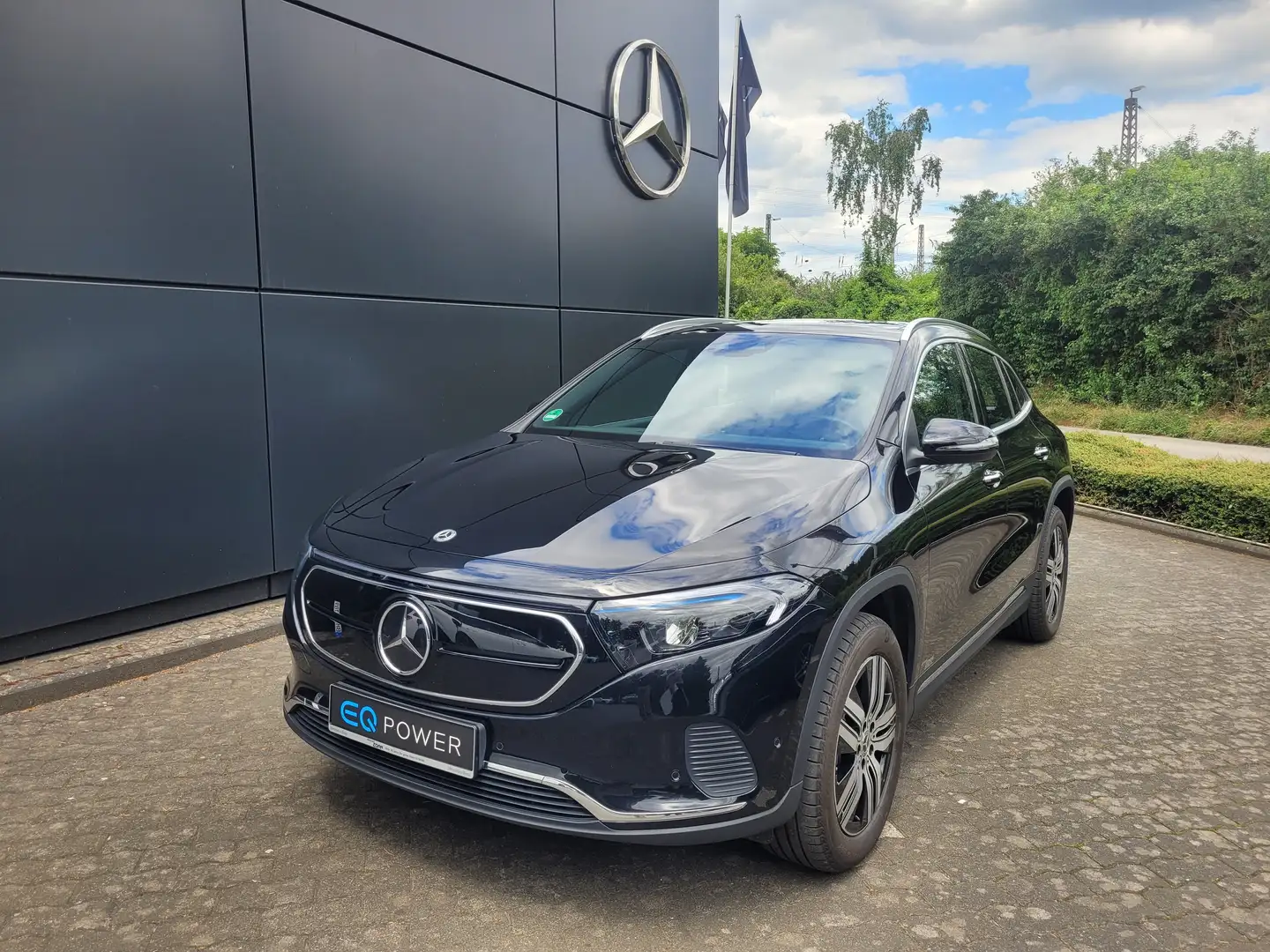Mercedes-Benz EQA 250 EQA 250+ Panorama-Glasschiebedach AHK Schwarz - 1