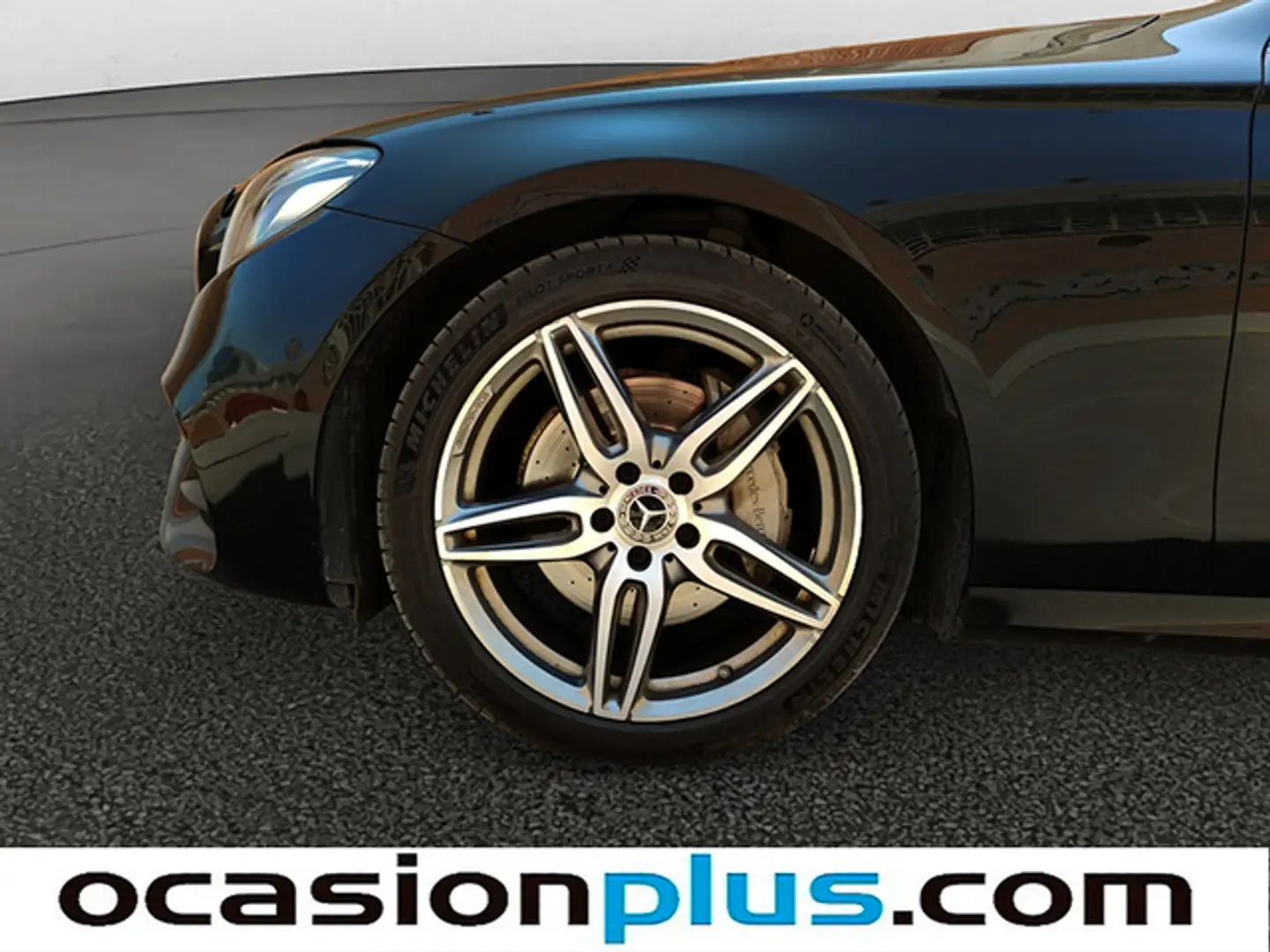 Mercedes-Benz E 220 Estate 220d 9G-Tronic Noir - 2