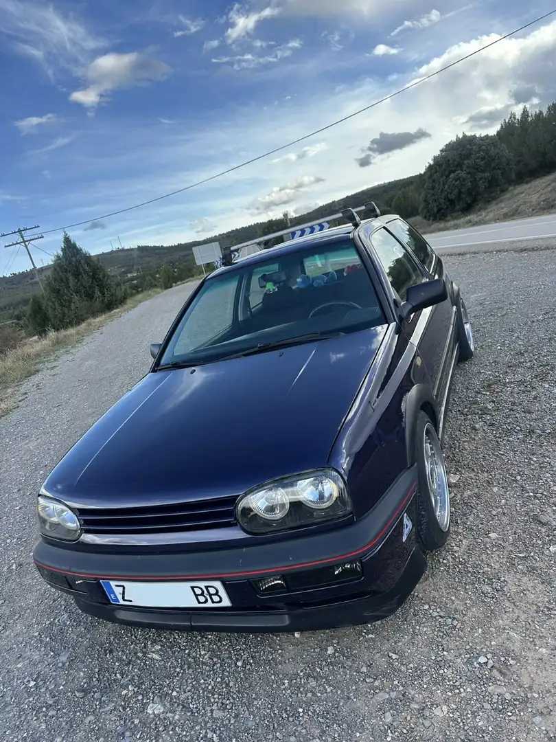 Volkswagen Golf 1.6 GT - 1