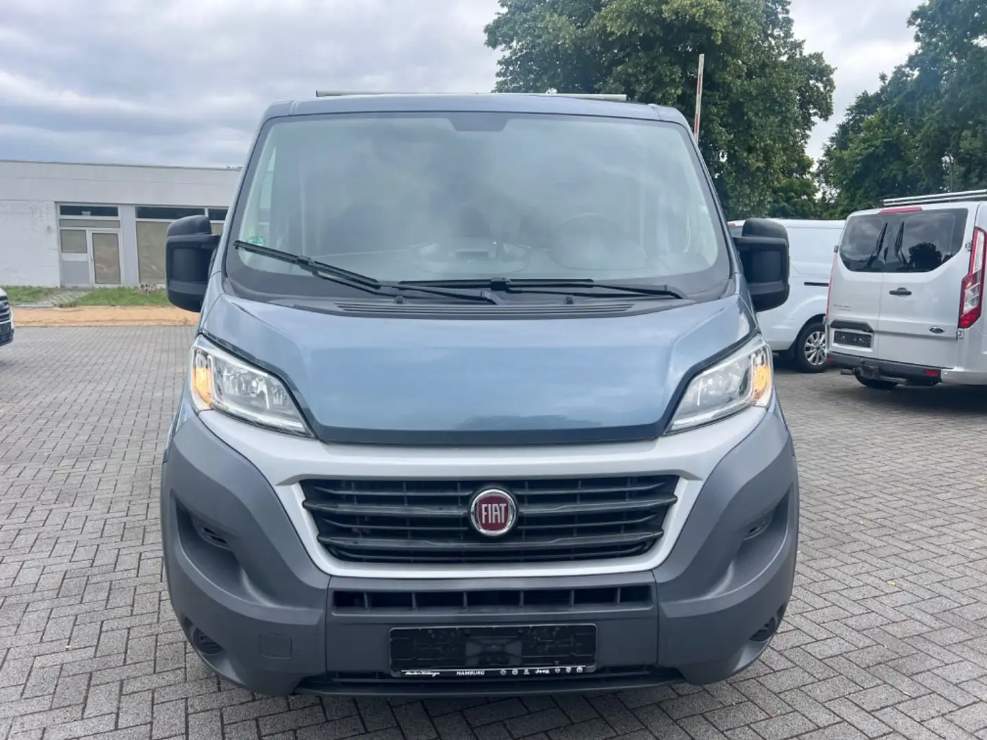 Fiat Ducato DUCATO 30 130 L1H1 AUTOMATIK/KLIMA/SORTIMO/1.HD Grau - 2