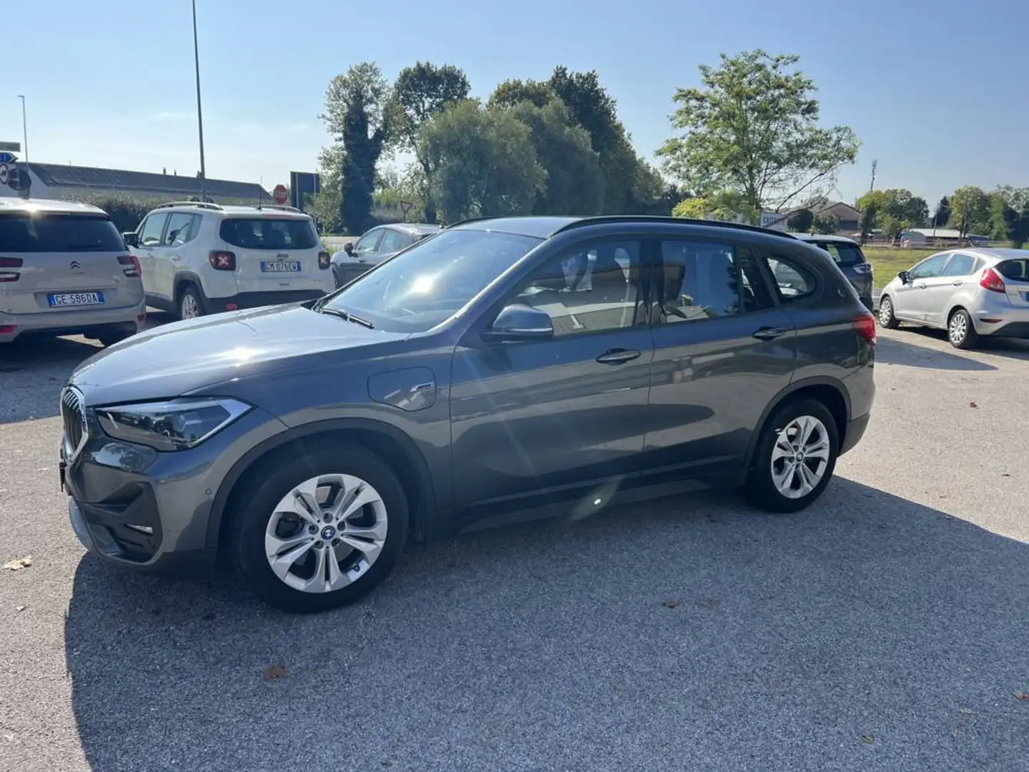 BMW X1 X1 xdrive25e Business Advantage auto Grau - 2