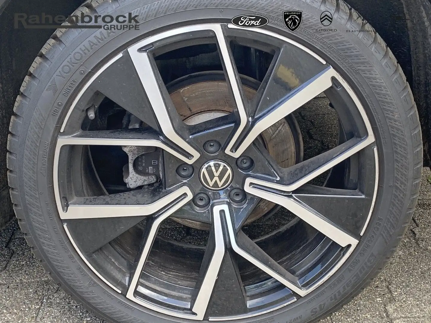 Volkswagen Tiguan 1.5 eTSI R-Line - AUTOMATIK Wit - 2