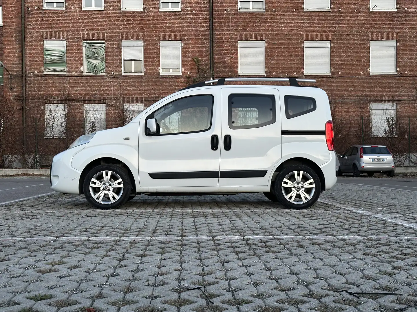 Fiat Qubo 1.4 8v natural power Dynamic 70cv - 2