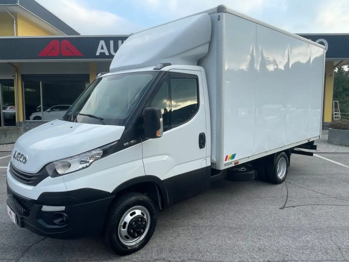 Iveco Daily 35C15 3.0D CAB ONNICAR PALFINGER Weiß - 1