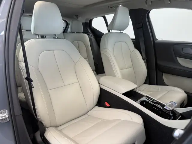 Volvo XC40 view 14