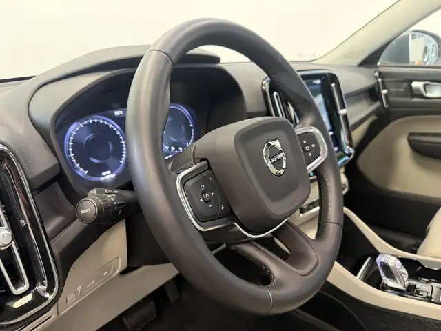 Volvo XC40 view 7