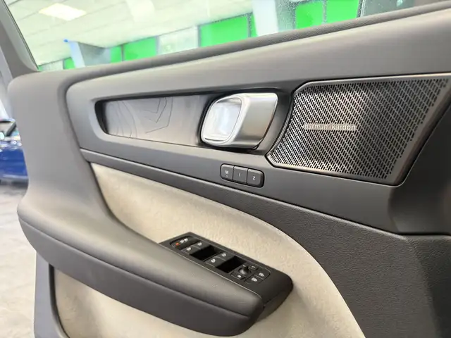 Volvo XC40 view 18