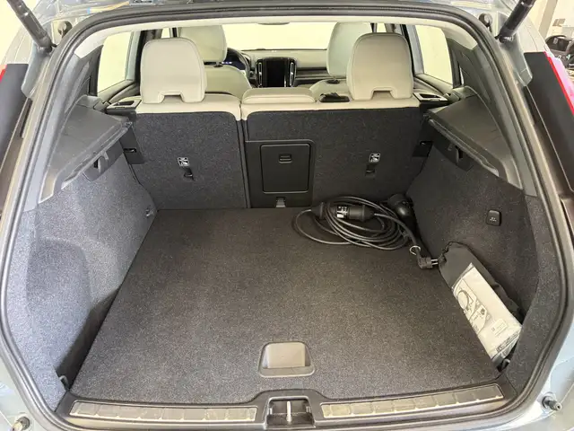 Volvo XC40 view 28