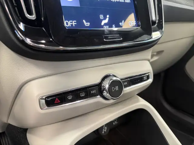 Volvo XC40 view 17