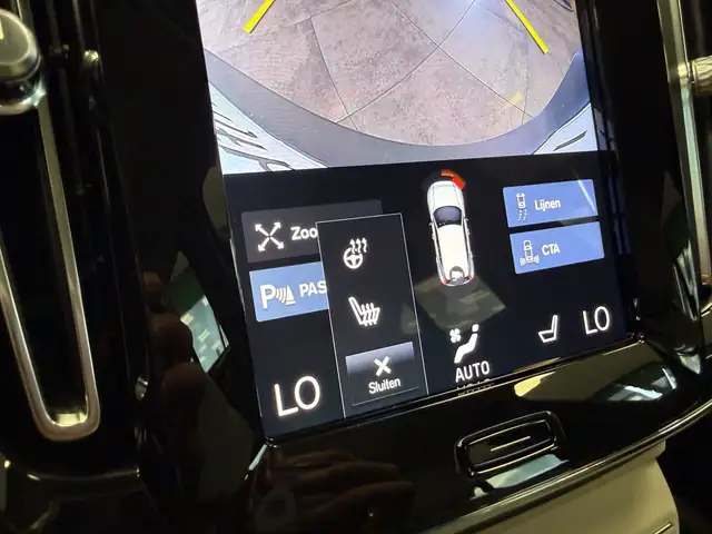 Volvo XC40 view 24