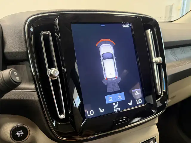 Volvo XC40 view 25