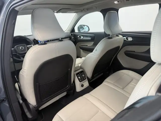 Volvo XC40 view 15