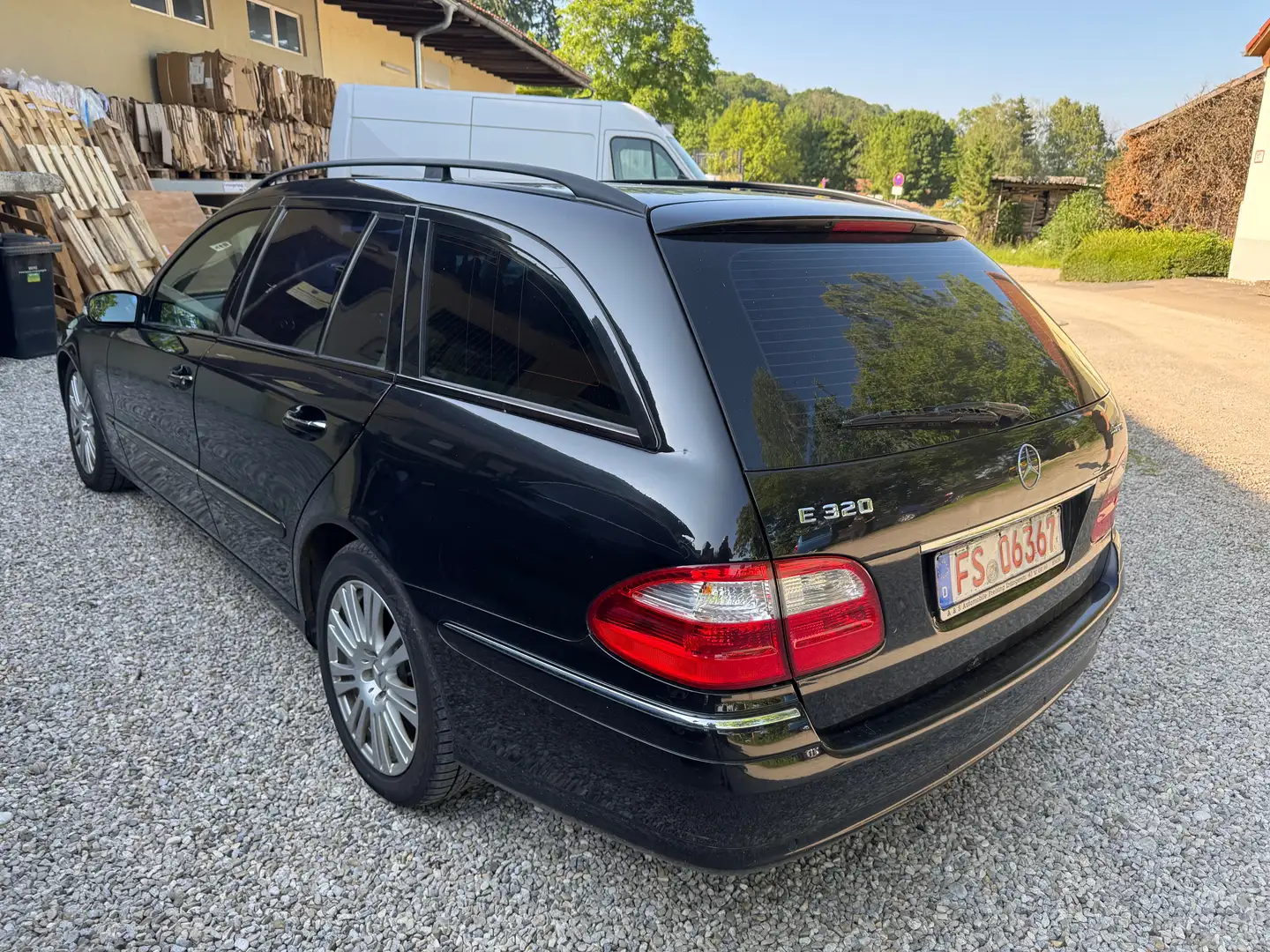 Mercedes-Benz E 320 T 4Matic Avantgarde Noir - 1