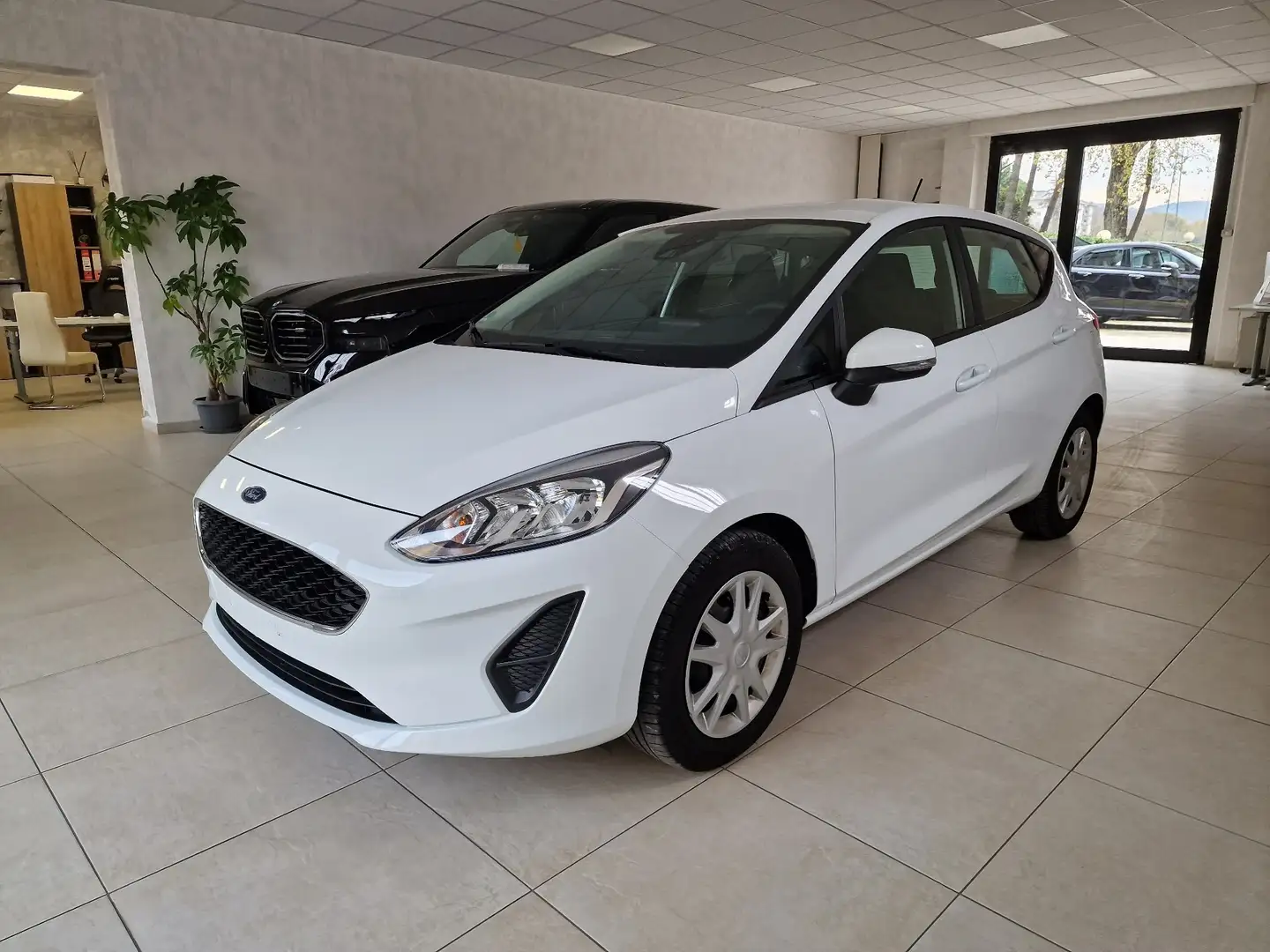Ford Fiesta Active 1.5 tdci 85cv Weiß - 1