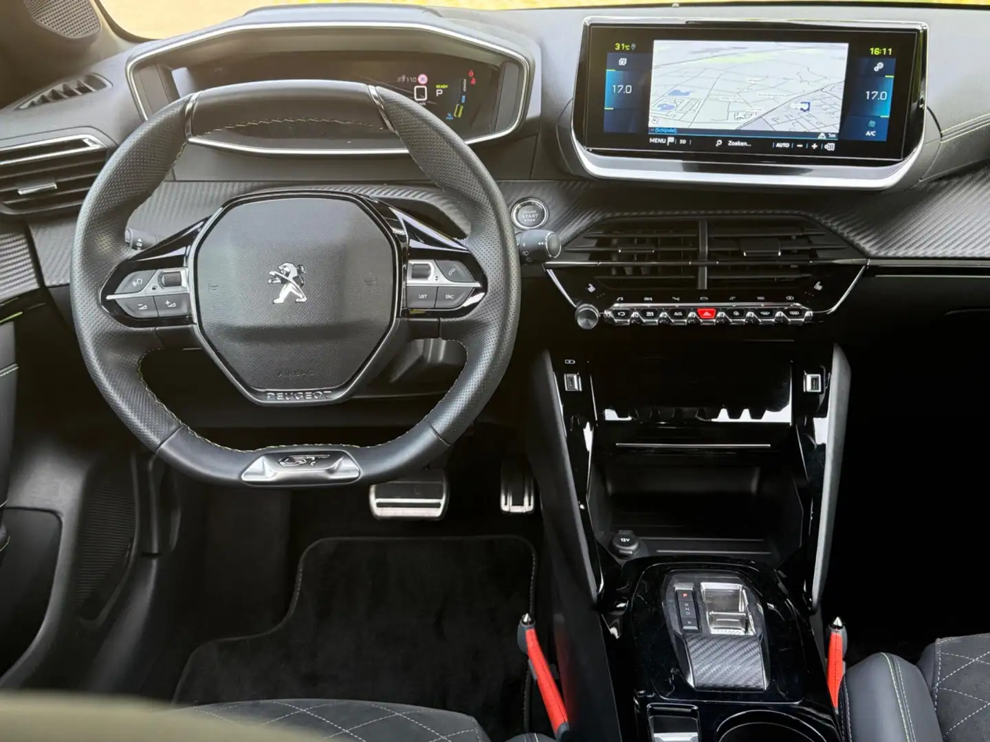 Peugeot e-208 EV GT Pack 50 kWh, fase 3, 21000 km, achteruitrijc Černá - 2