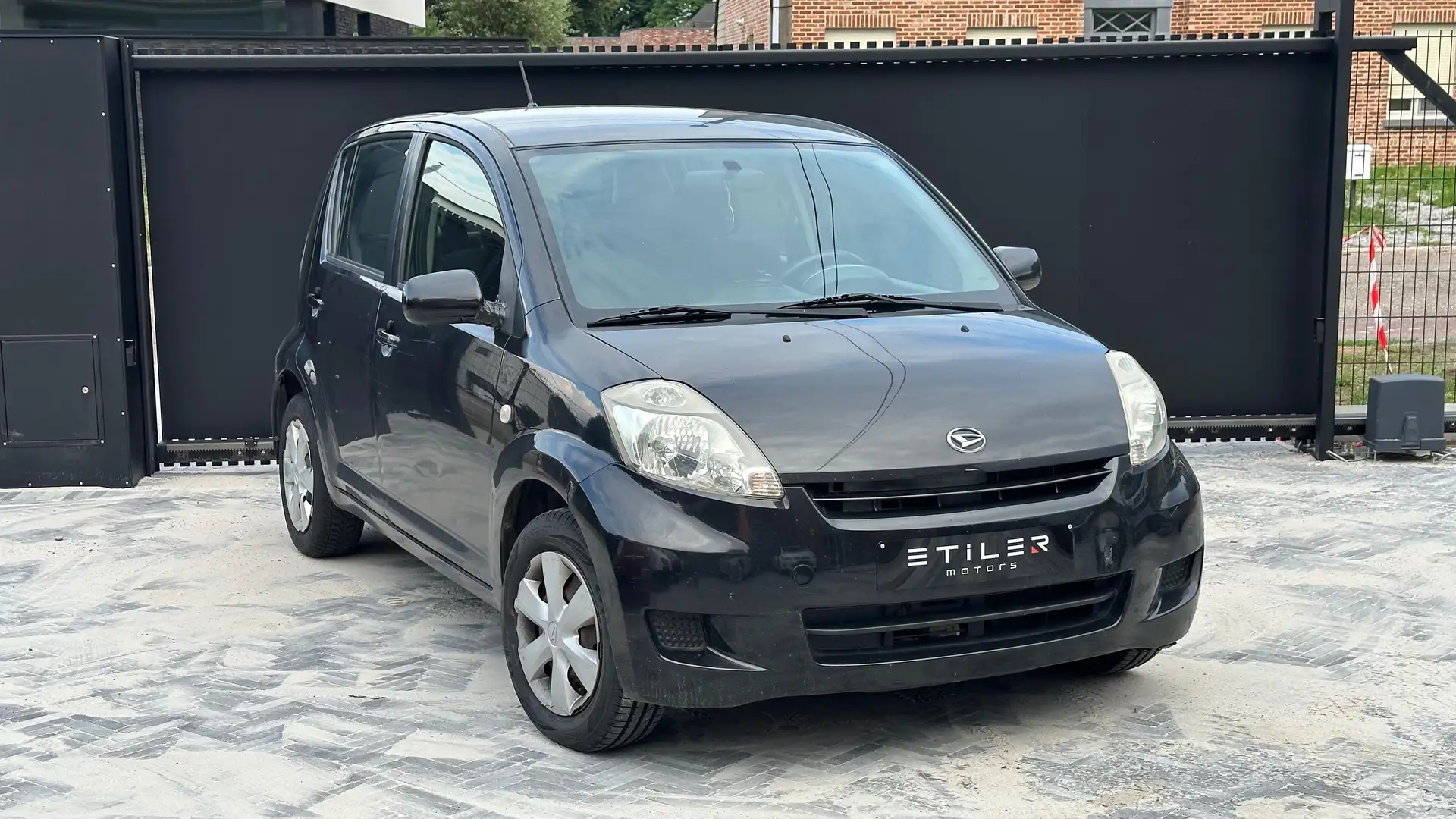 Daihatsu Sirion Noir - 2