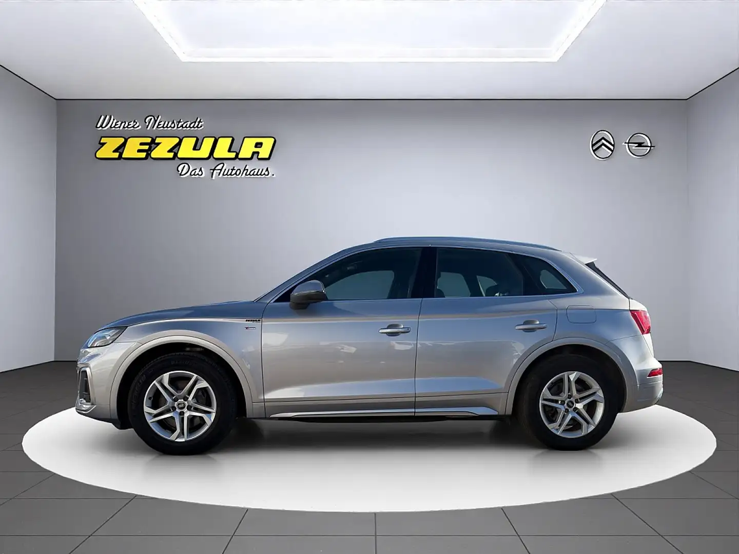 Audi Q5 50 TFSI e PHEV quattro S-line Silber - 2