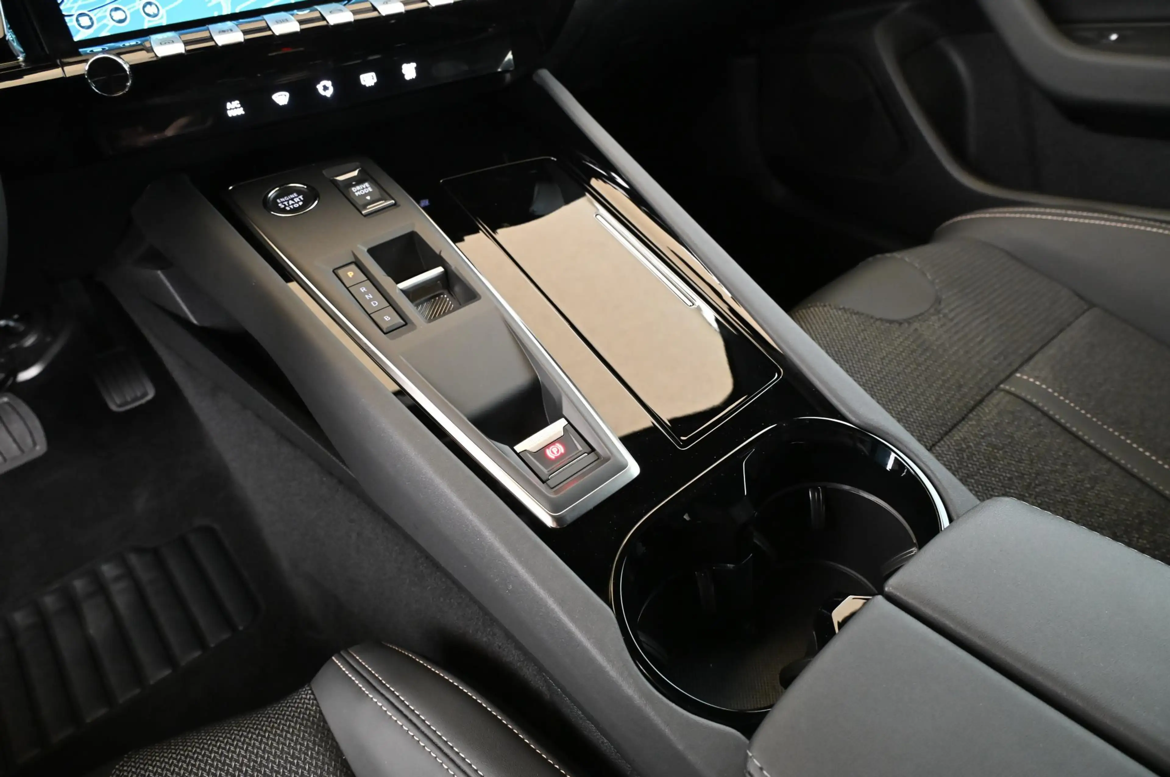 Peugeot 508 1.6 180 PHEV e-EAT8 Allure MATRIX/NAV/ACC/18 — photo 14
