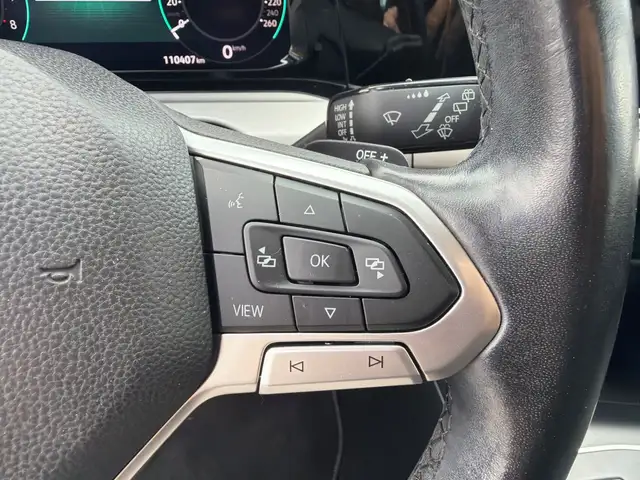 Volkswagen Golf view 13