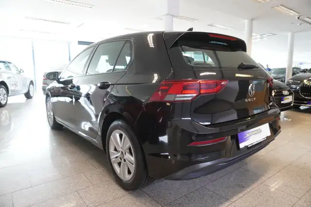 Volkswagen Golf view 4