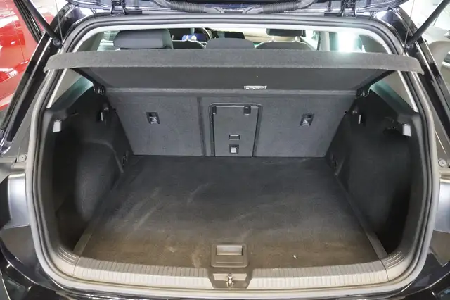 Volkswagen Golf view 10