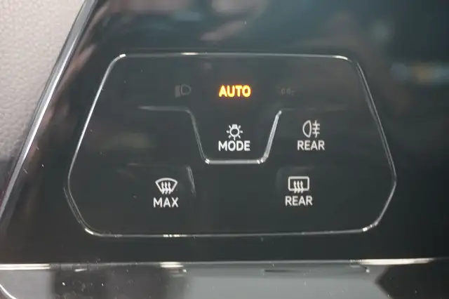 Volkswagen Golf view 14
