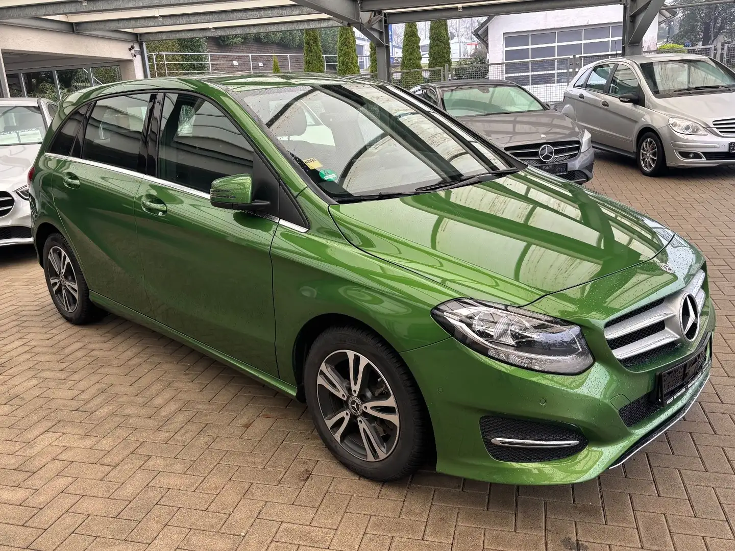 Mercedes-Benz B 180 Kamera AHK Parktr.Sitzh. Vert - 2