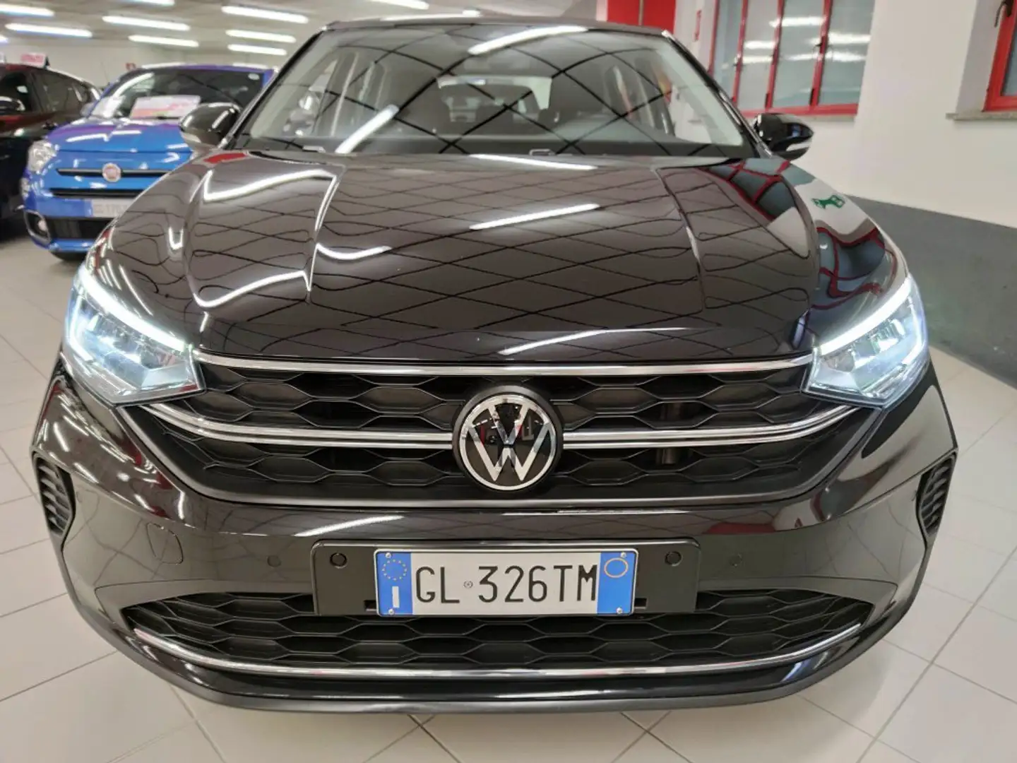 Volkswagen Taigo 1.0 TSI 95cv Life + Car Play "SUPER PROMO" Чорний - 2
