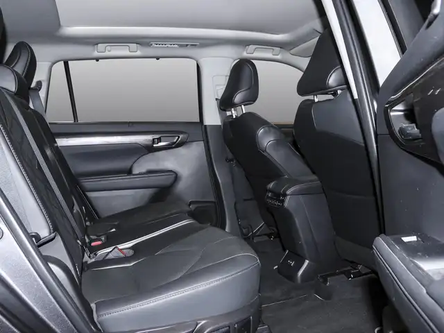 Toyota Highlander view 7
